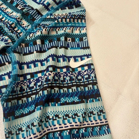 Nike Pro Dri-Fit 1/2 zip long sleeve - Picture 8 of 9